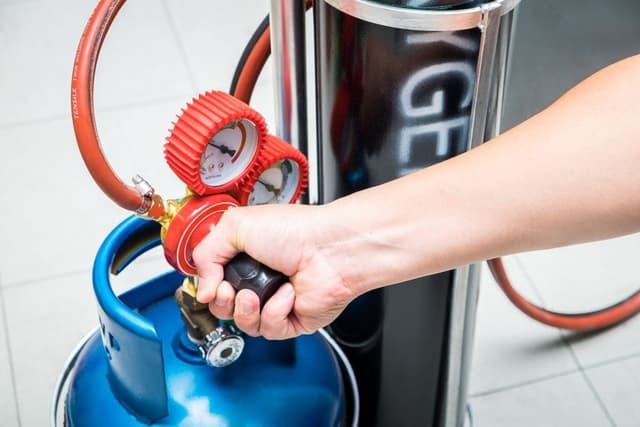 Incarcare butelii oxigen